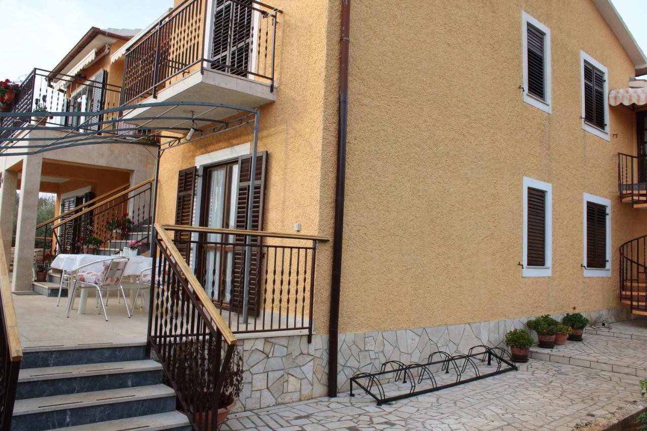Lily'S Lovely Apartments 法扎纳 外观 照片